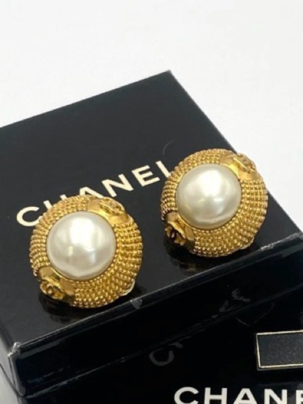 CHANEL Gold & CoCo Pearl Round GP Clip-On Earrings W/Chanel Box -EUC - Picture 3 of 15